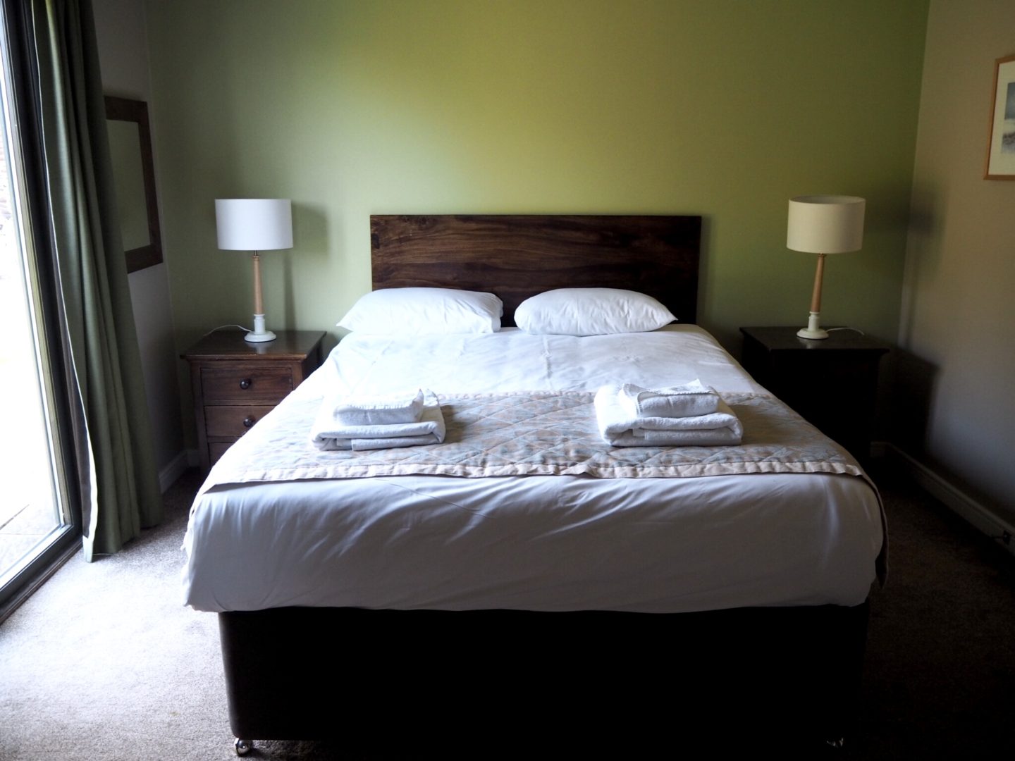 bluestone wales lodge bedroom